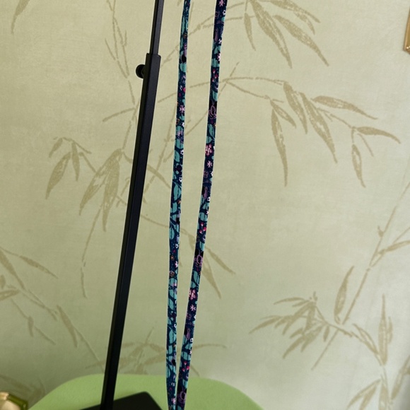 VERA BRADLEY DISNEY BREAKAWAY LANYARD:NWT MICKEY & MINNIE'S VINE FLORAL - Picture 7 of 11